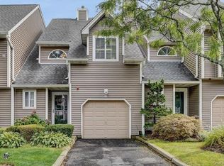 21 Eagle Ridge Way, Nanuet, NY 10954