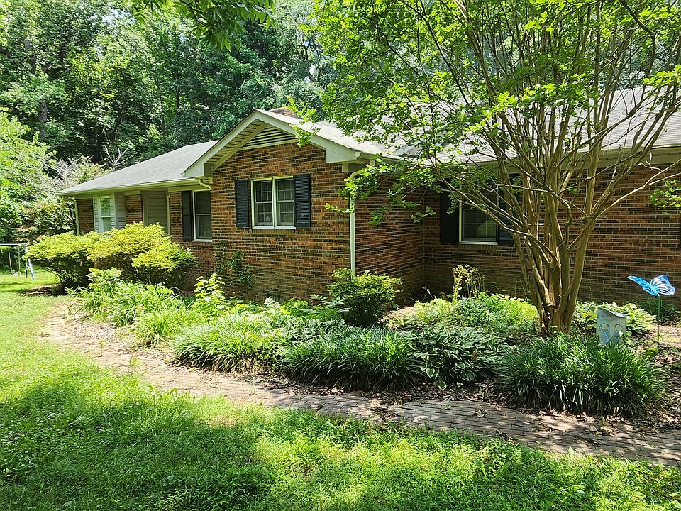 1st image of 2630 Crescent Hill Dr