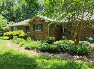 2630 Crescent Hill Dr, Mebane, NC 27302