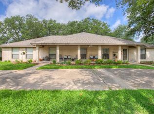 426 Brook Hollow Dr, Huntsville, TX 77340