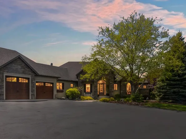 19700 Oak Grove Ave, Prior Lake, MN 55372