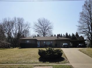 2260 Simpson St, Dubuque, IA 52003