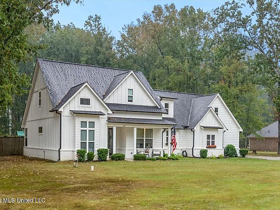 3rd image of 215 Dry Field Rd