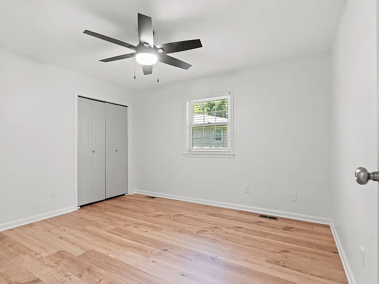 599 Buckingham Ln — Photo 20
