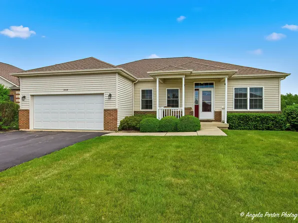 1004 Monroe Ave, McHenry, IL 60050