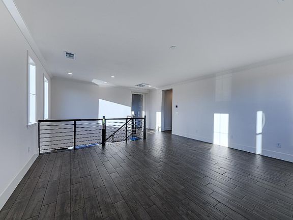 Second-Floor Bonus Room