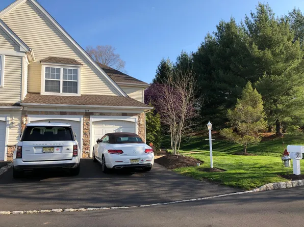 304 Weston Ln #21, New Hope, PA 18938