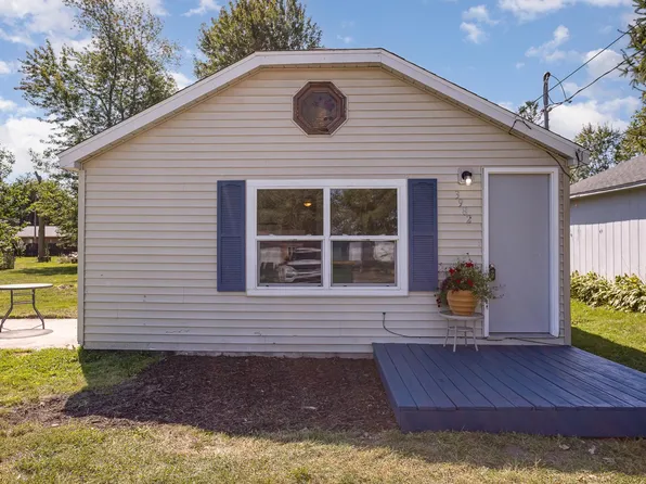 3982 Plummer Dr, Bay City, MI 48706