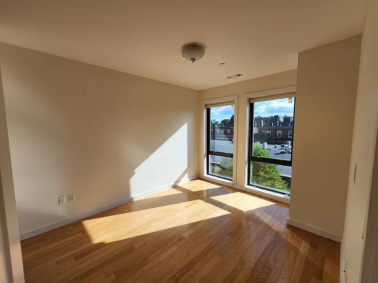 7 Miner St #4 — Photo 6