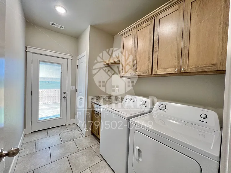 544 Bradford Dr — Photo 17