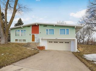 1533 Circle Ln, Burnsville, MN 55337