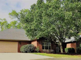 137 Gregory Pl, Hot Springs, AR 71913