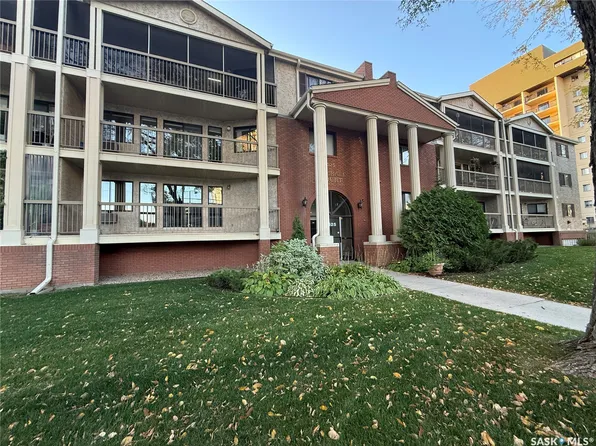 525 5th Avenue N #305, Saskatoon, SK S7K 2R1