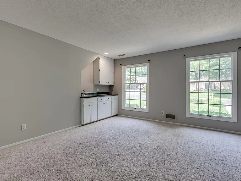 7116 Gleason Rd — Photo 17
