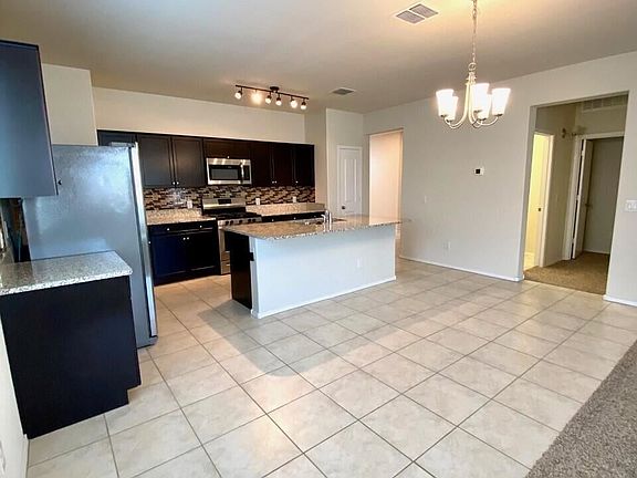 3rd image of 30226 W Pinchot Ave