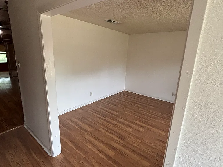 1802 Muir Dr — Photo 3
