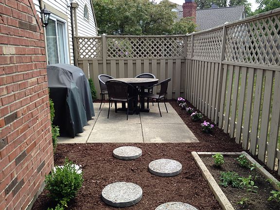 Private fenced-in patio