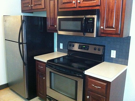 4th image of 1024 Hull St APT 203