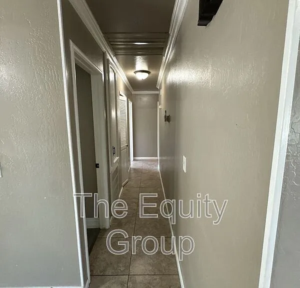 2601 S Kloth Dr — Photo 6