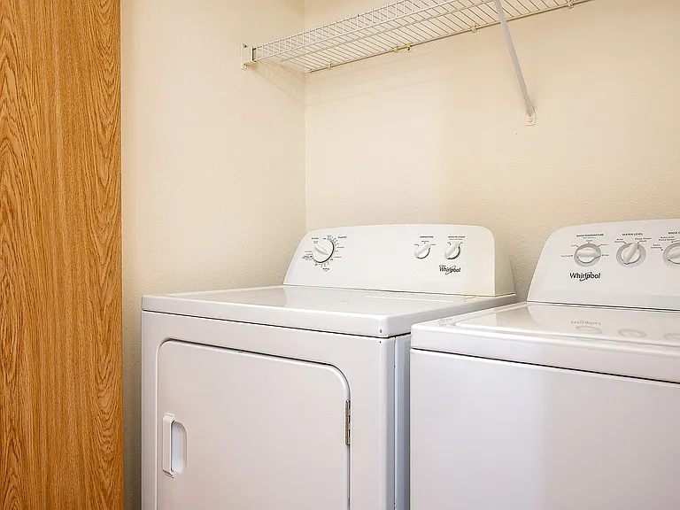 Corporate Woods Apartments — Photo 19