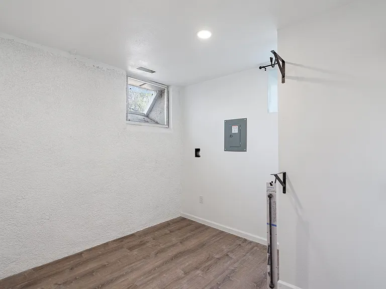1230 Glen Ave — Photo 28