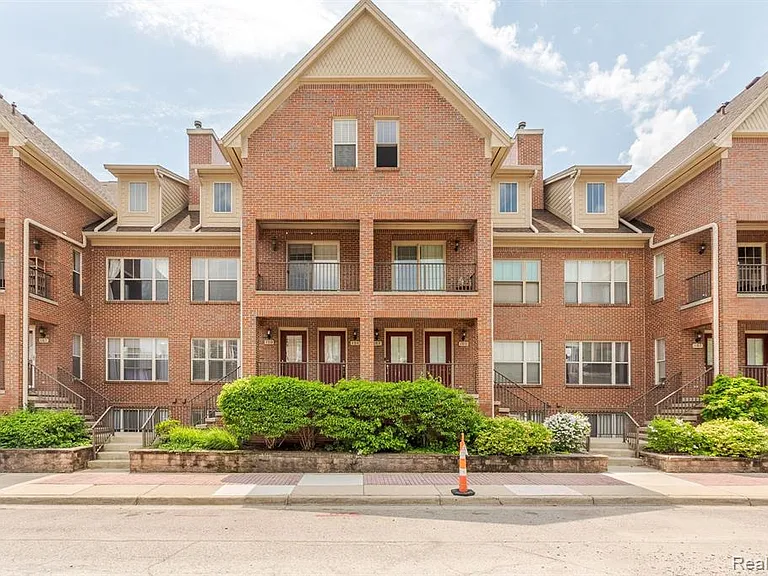 159 Allenhurst Ave — Photo 3