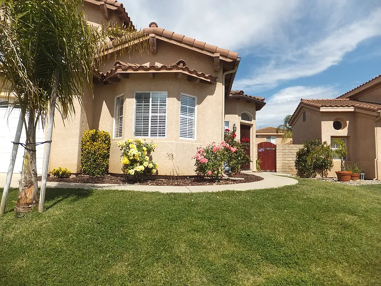 2022 S Lassen Dr — Photo 2