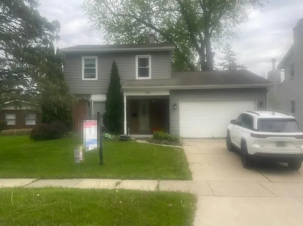 1222 Ravenswood Dr, Lansing, MI 48917