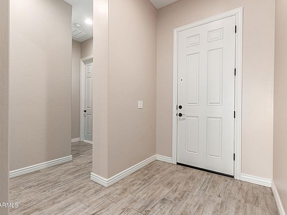 3rd image of 34657 N BECKER Drive