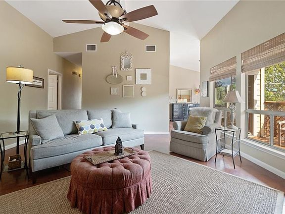 5th image of 307 N Cuernavaca Dr APT G