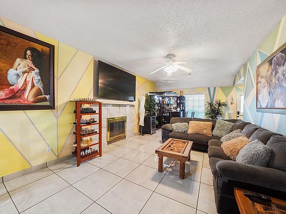 4th image of 18142 Lake Bend Dr