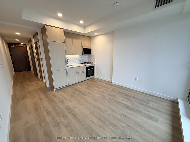 18 Esther Shiner Blvd #1006 — Photo 3