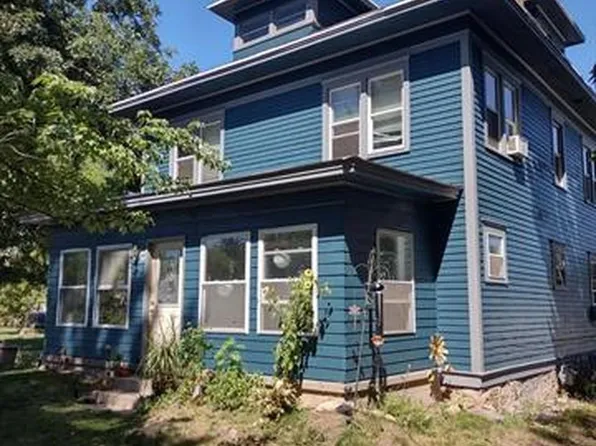 132 E School St, Hancock, WI 54943