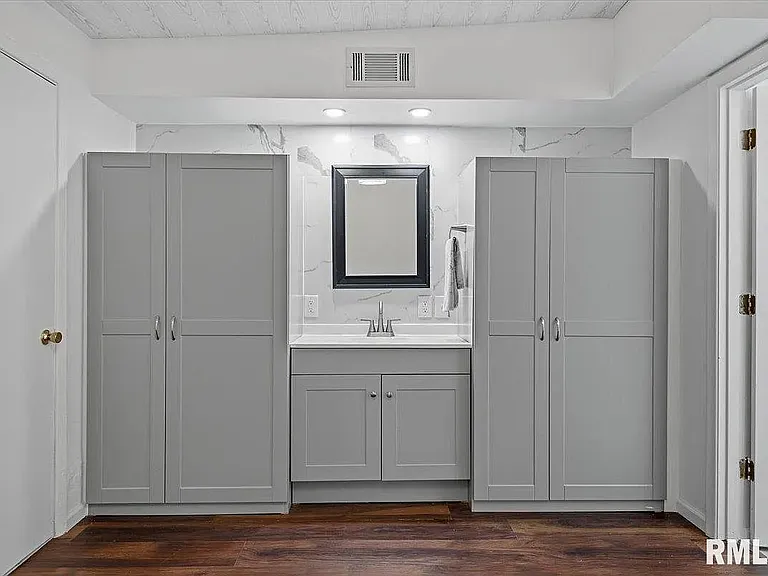 6600 S Frontage St #209 — Photo 7