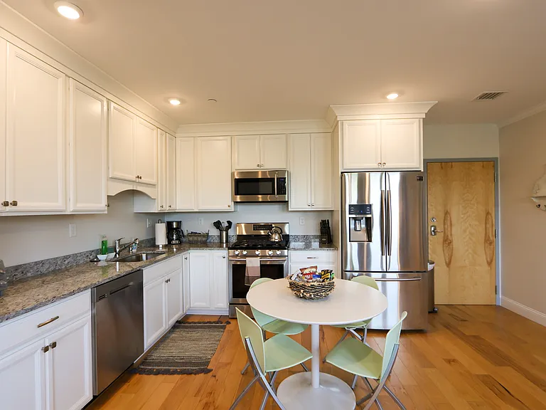1008 Tremont St #9 — Photo 3