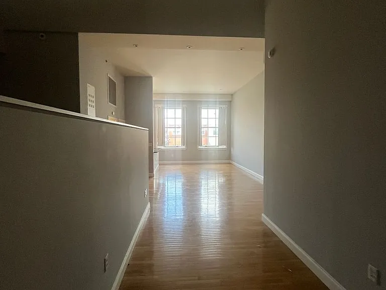 2404 Prospect Ave — Photo 8