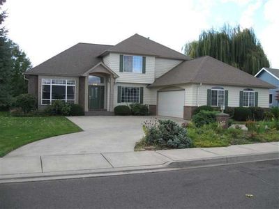956 SE Garrison Dr, College Place, WA, 99324