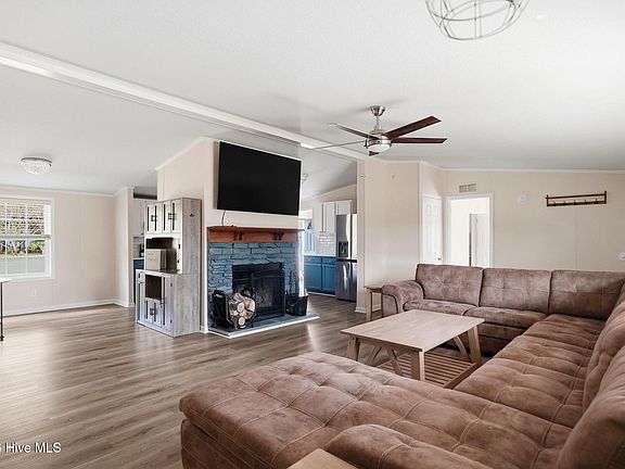 4th image of 4759 Lobelia Road