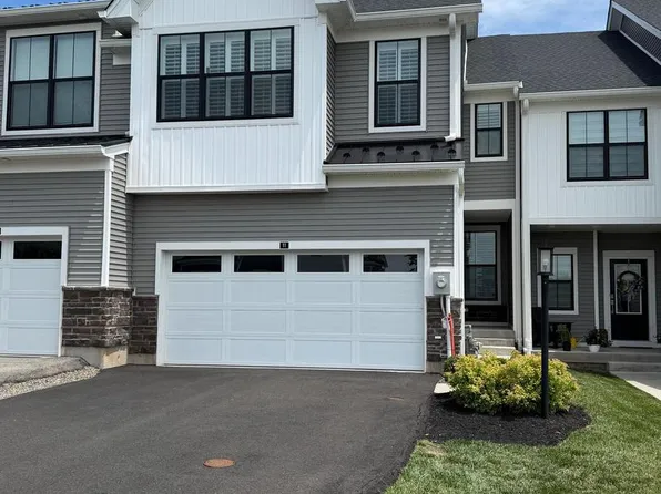 11 Umbrell Dr, Norristown, PA 19403
