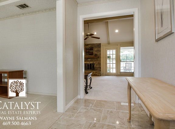 5th image of 2833 Loch Haven Dr