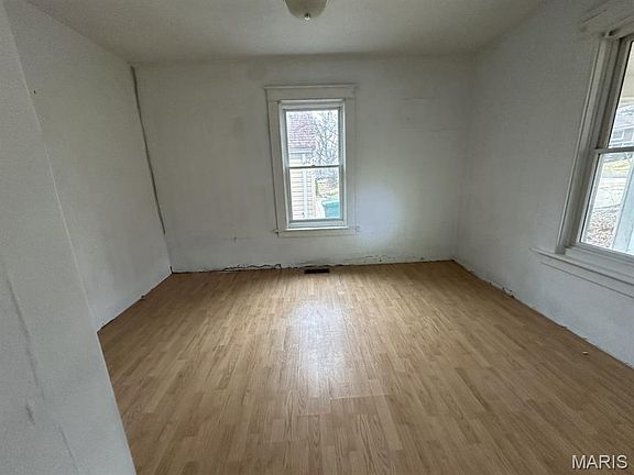 4th image of 7716 Circle Dr