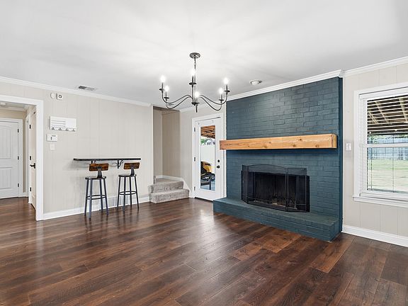 4th image of 1234 Greenview Rd