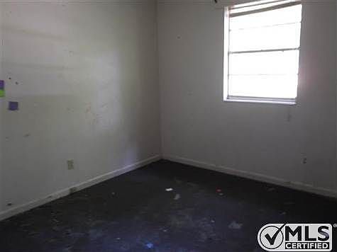 3rd image of 145 Dogwood Dr #X