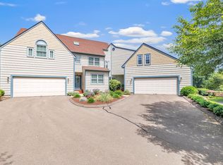 10 Montagne Dr #10, Shelton, CT 06484