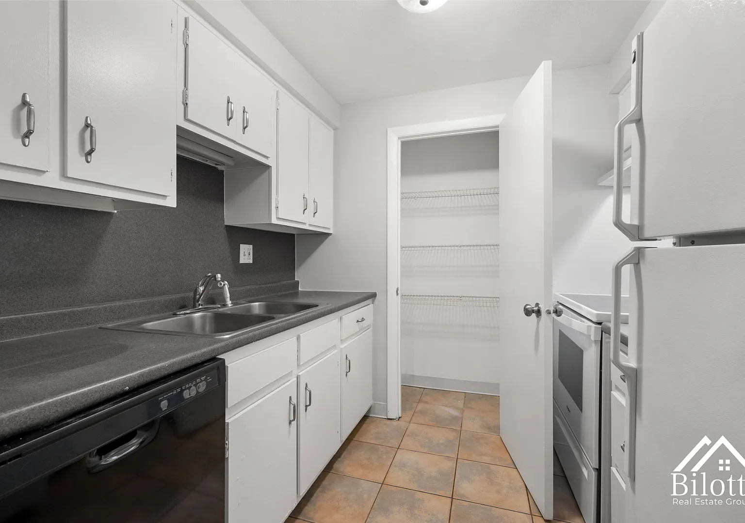 Hillside Terrace Apartments — Photo 1