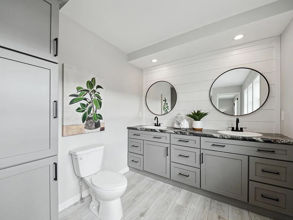 1st image of 5869 Arcadia Cir
