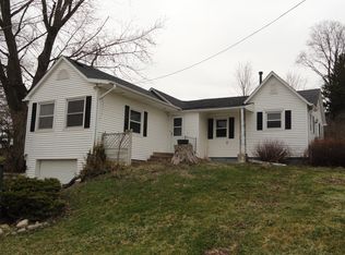 302 E Pine St, Anamosa, IA 52205