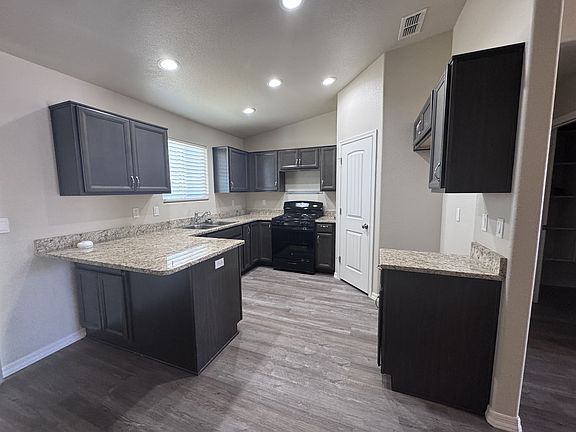 3rd image of 3281 Whitehead Ave