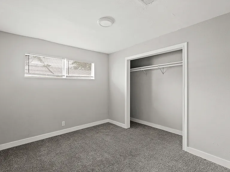 7815 Glass St — Photo 5
