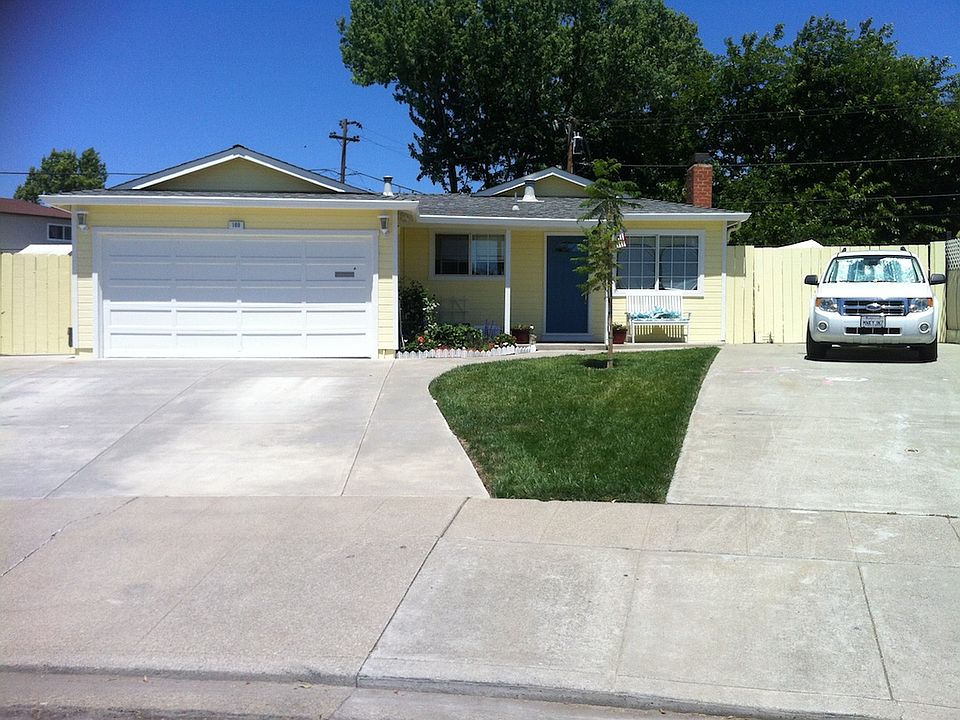Front of House w/Dbl Drivewy